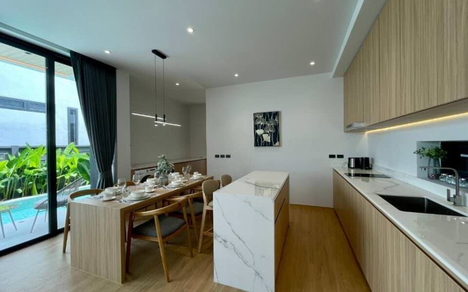 Villa Aileen | Най Тон | Вилла с 3 спальнями, бассейном и видом на море, около 245 м²
