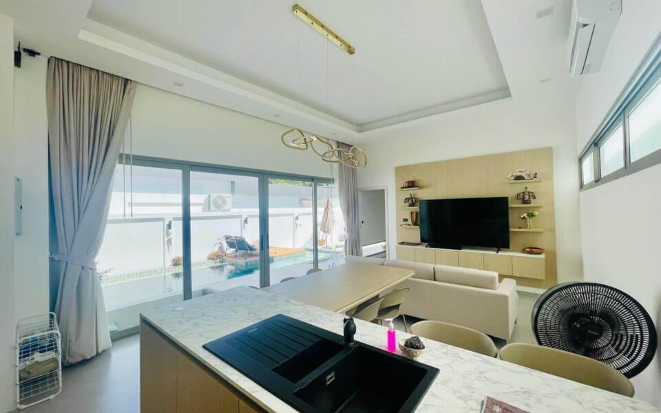 Unique Villa Naiharn, Вилла 4к 150 м2 — Аренда, Пхукет, Раваи